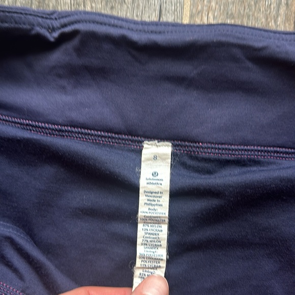Lululemon shorts size 8 - Picture 3 of 8